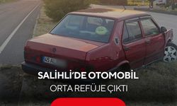 Salihli’de otomobil orta refüje çıktı: 1 yaralı