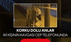 Sokak ortasında kavga! Tesadüfen geçen vatandaşlar ayırdı | İki kişinin kavgası cep telefonuna böyle yansıdı...