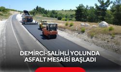 Demirci-Salihli karayolunda sıcak asfalt çalışmaları başladı