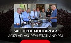 Salihli'de muhtarlar ağızları aşureyle tatlandırdı