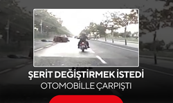 Şerit değiştirmek istedi, otomobille çarpıştı! Feci kaza kamerada
