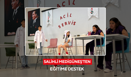 Salihli Medigüneş Hastanesi’nden ‘Acil Servis’ adlı tiyatro oyununa destek