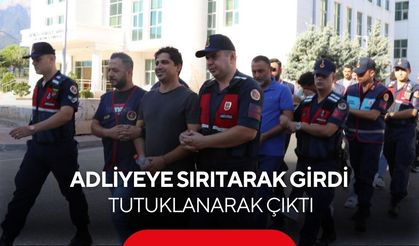 Kaçırıp ıssız yere götürdüler, çırılçıplak soyup dövdüler! | Adliyeye sırıtarak girdi, tutuklanarak çıktı!