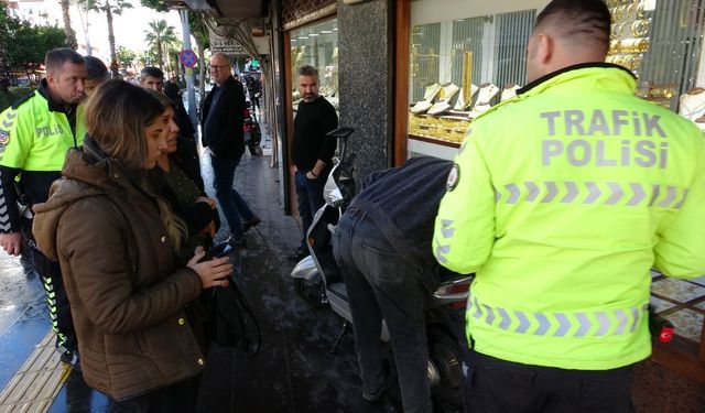 Ticari taksi ile elektrikli bisikletin çarpıştığı kaza kamerada