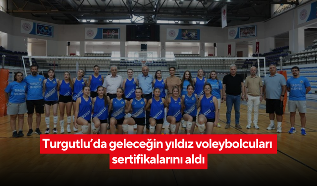 Turgutlu yaz spor okullarında voleybol kursu tamamlandı, minik sporcular belgelerini aldı