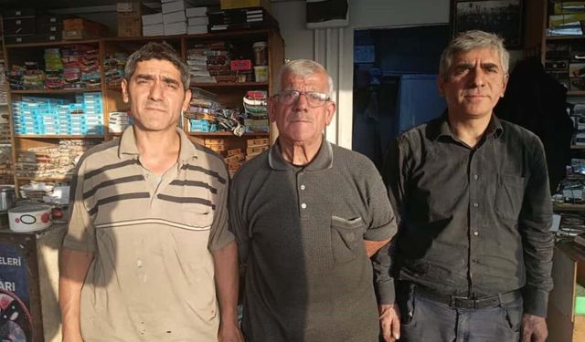75 yaşındaki usta 60 yıldır el yapımı bıçaklarla geleneği yaşatıyor