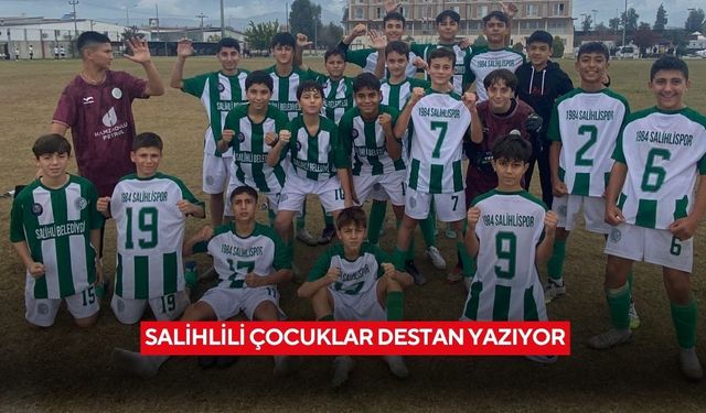 Salihlili çocuklar destan yazıyor