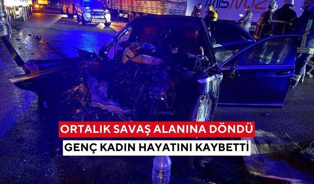 Üç araç birbirine girdi, ortalık savaş alanına döndü
