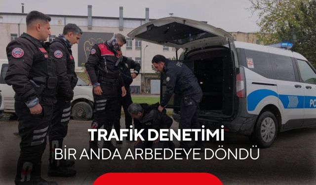 Ehliyetsiz motosikletli polise mukavemet gösterdi, biber gazıyla etkisiz hale getirildi...