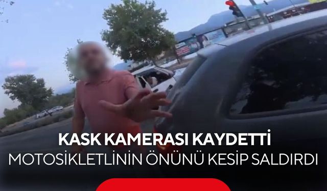 Kask kamerası kaydetti! Motosikletlinin önünü kesip saldırdı...