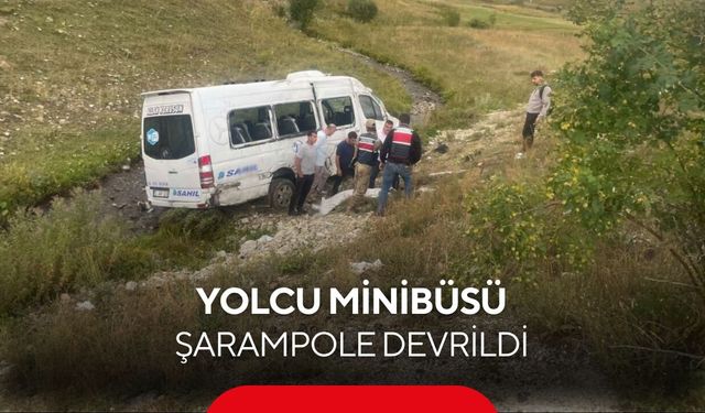 Minibüs şarampole devrildi! Sıkışan yaralıları kurtarmak için zamanla yarıştılar...