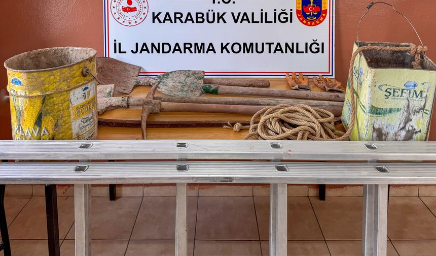 İzinsiz kazıya anında müdahale: Kazma kürekle suçüstü yakalandılar