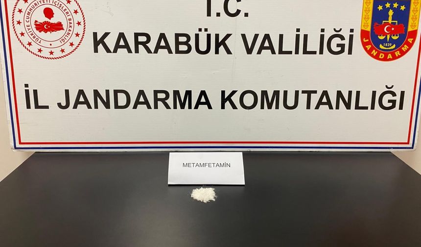 Jandarmadan narkotik operasyonu: Üzerinden metamfetamin çıktı