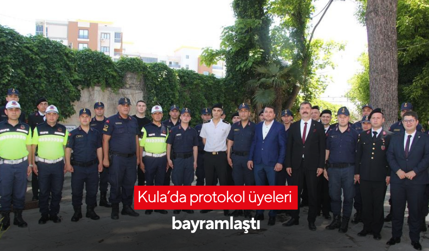 Kula’da protokol üyeleri bayramlaştı