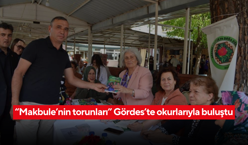 Gördes’in kurtuluşunda anlamlı etkinlik! Emine Ataman Koç kitabını imzaladı