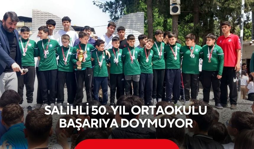Salihli 50. Yıl Ortaokulu başarıya doymuyor