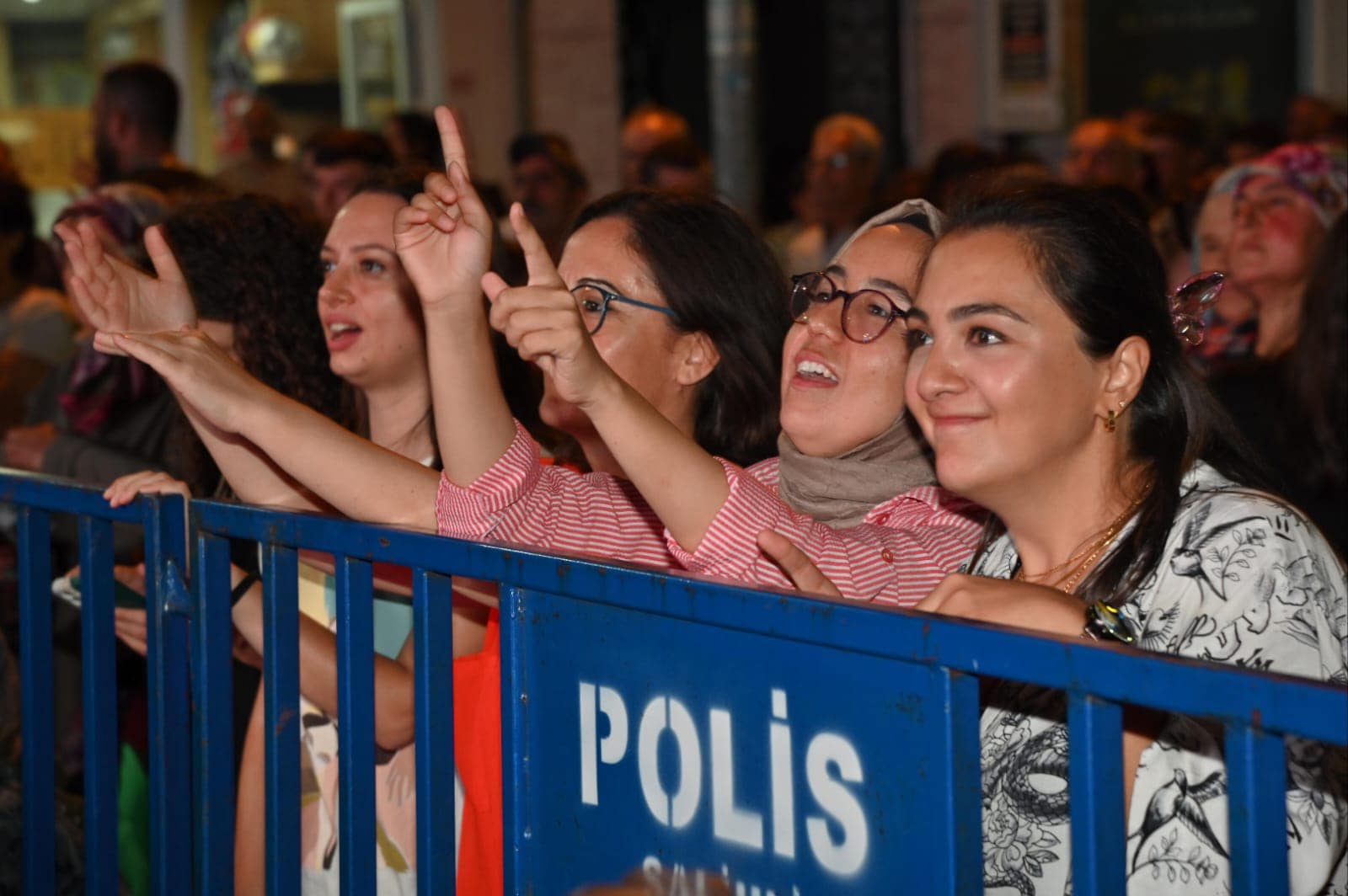 Gölmarmara’da 90’lar, Ahmetli’de Kutsi şöleni (3)