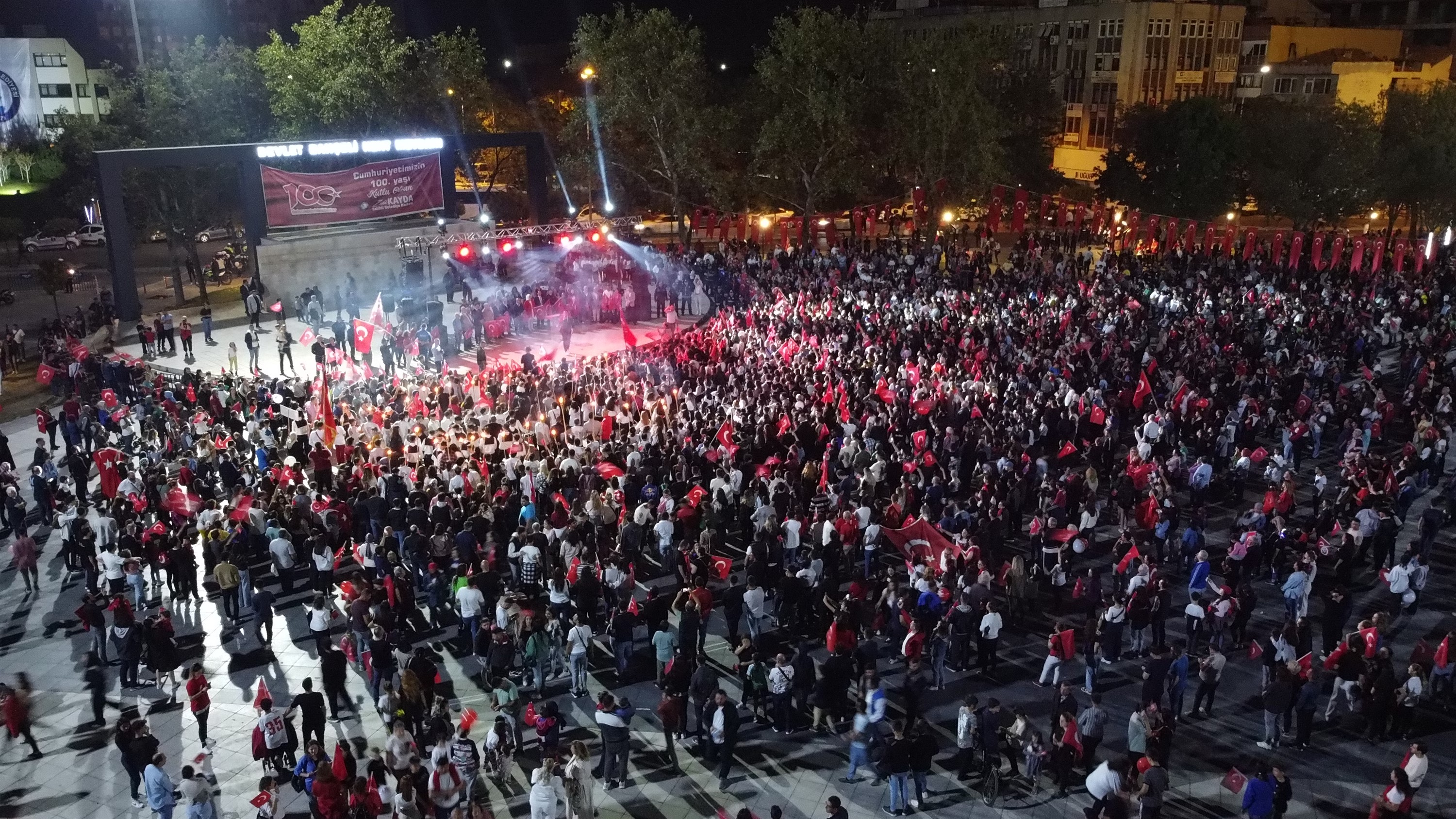 100 Yıllık Gururumuz, Yaşasın Cumhuriyet (1)