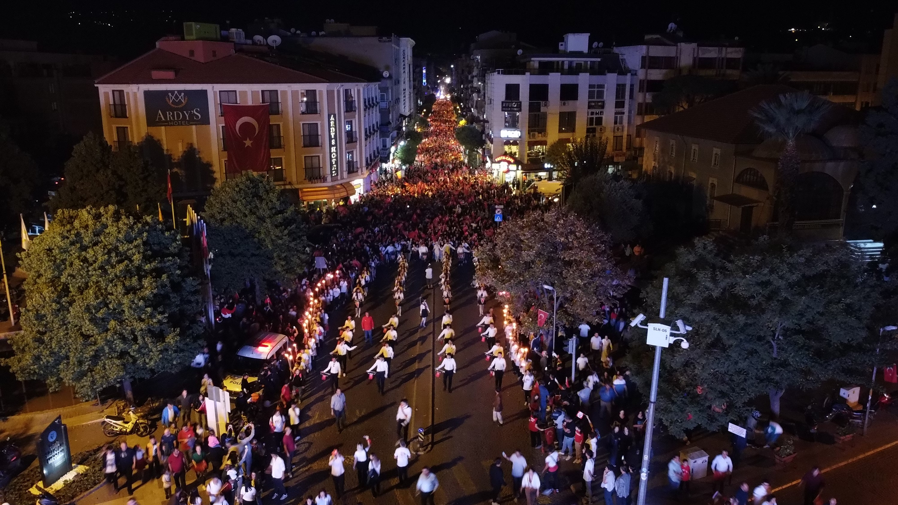 100 Yıllık Gururumuz, Yaşasın Cumhuriyet (132)