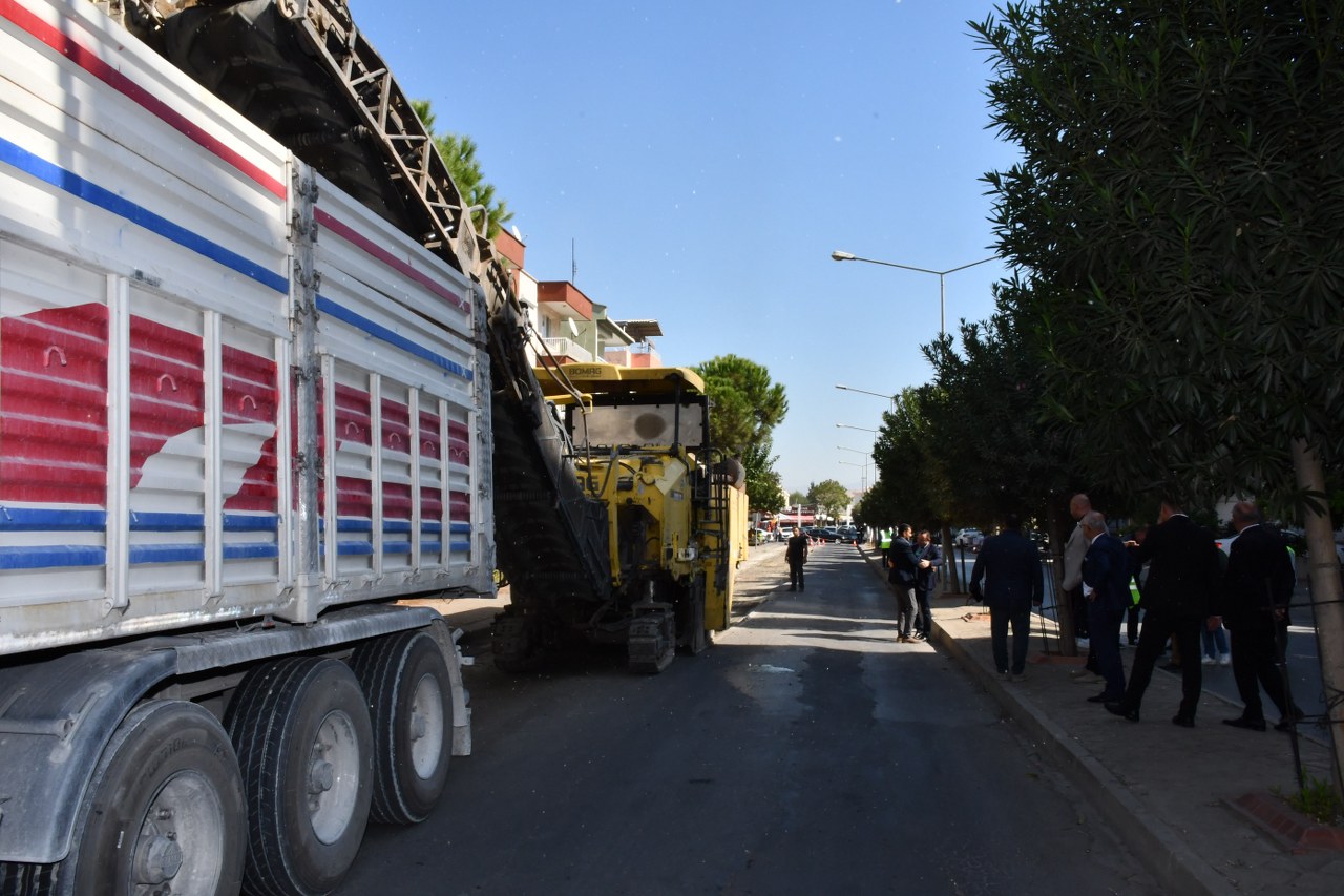 Salihli Site Caddesi’nde Asfalt Çalışmaları Başladı (10)_1280x853