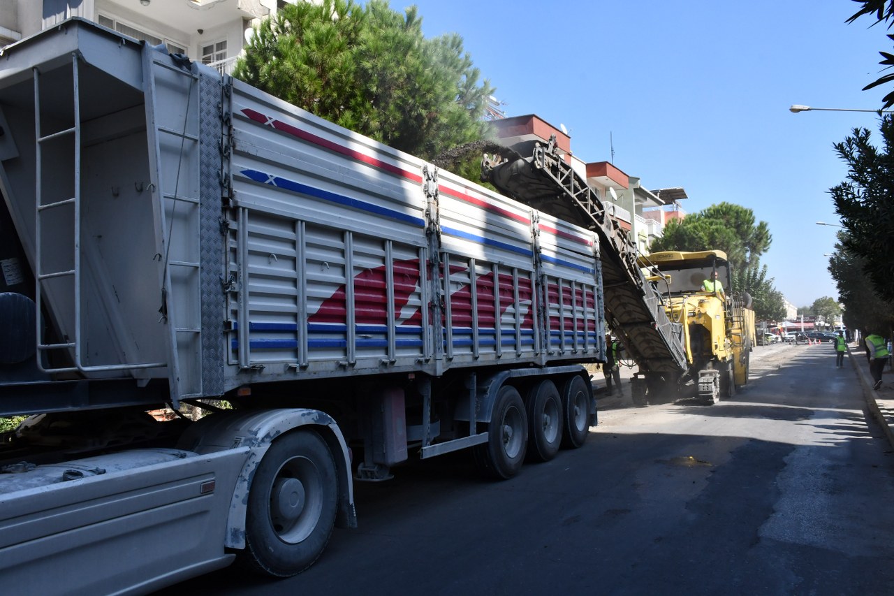 Salihli Site Caddesi’nde Asfalt Çalışmaları Başladı (8)_1280x853