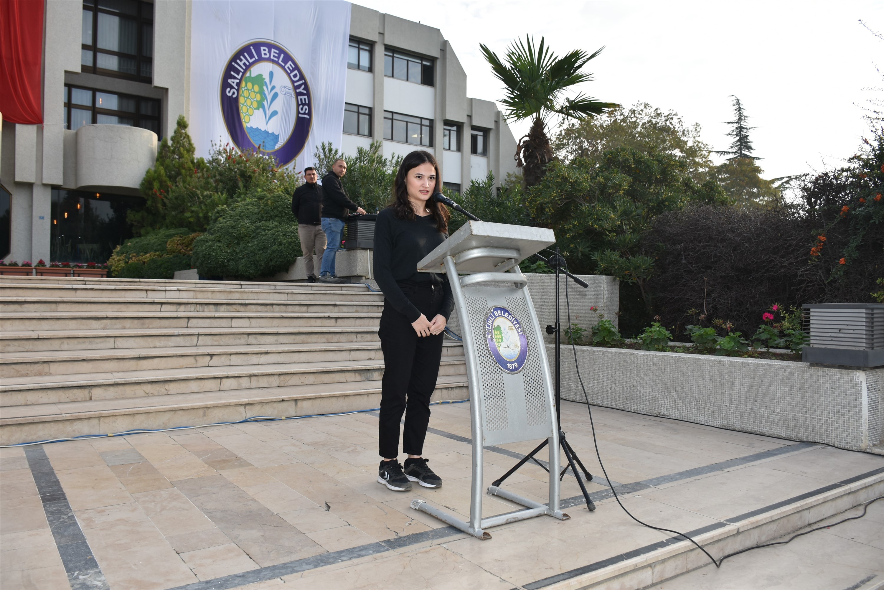 Salihli Belediyesi Çalışanları Atatürk’ü Özlemle Andı (4)