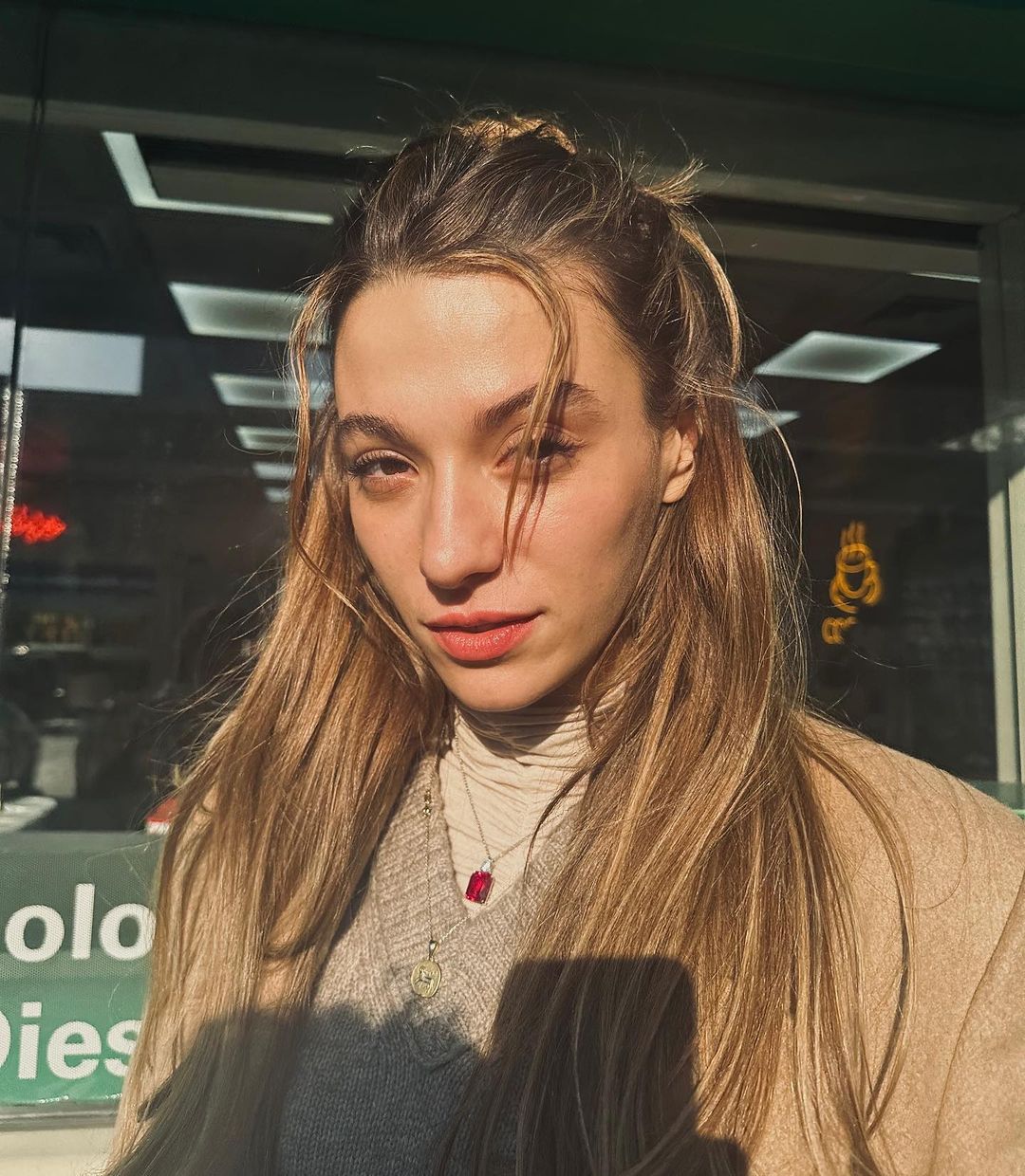 Sümeyye Aydoğan Kim, Kaç Yaşında Nereli (3)