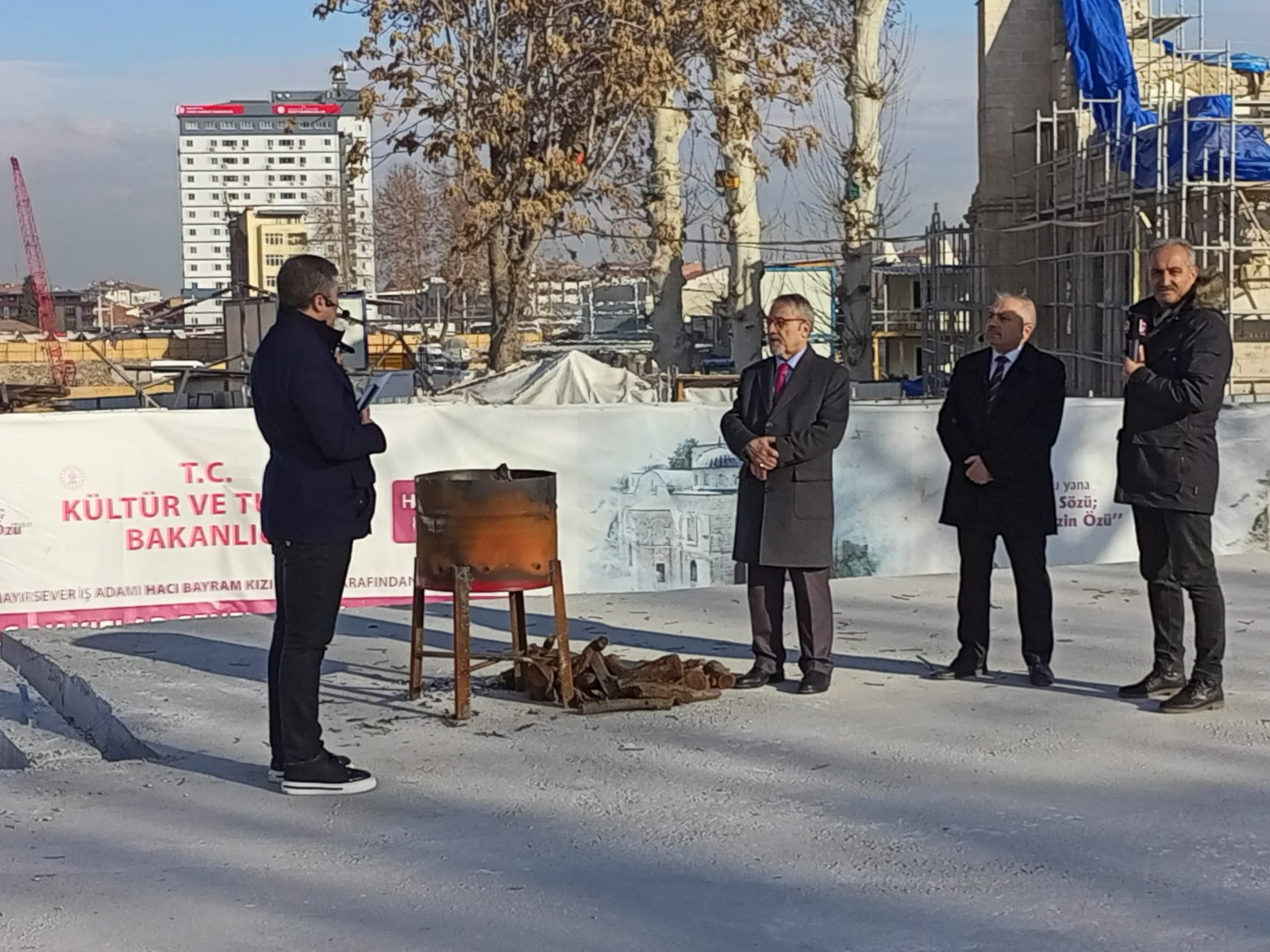 42Fe8F57 5703 4972 9Bab 0Ee44621Ff63