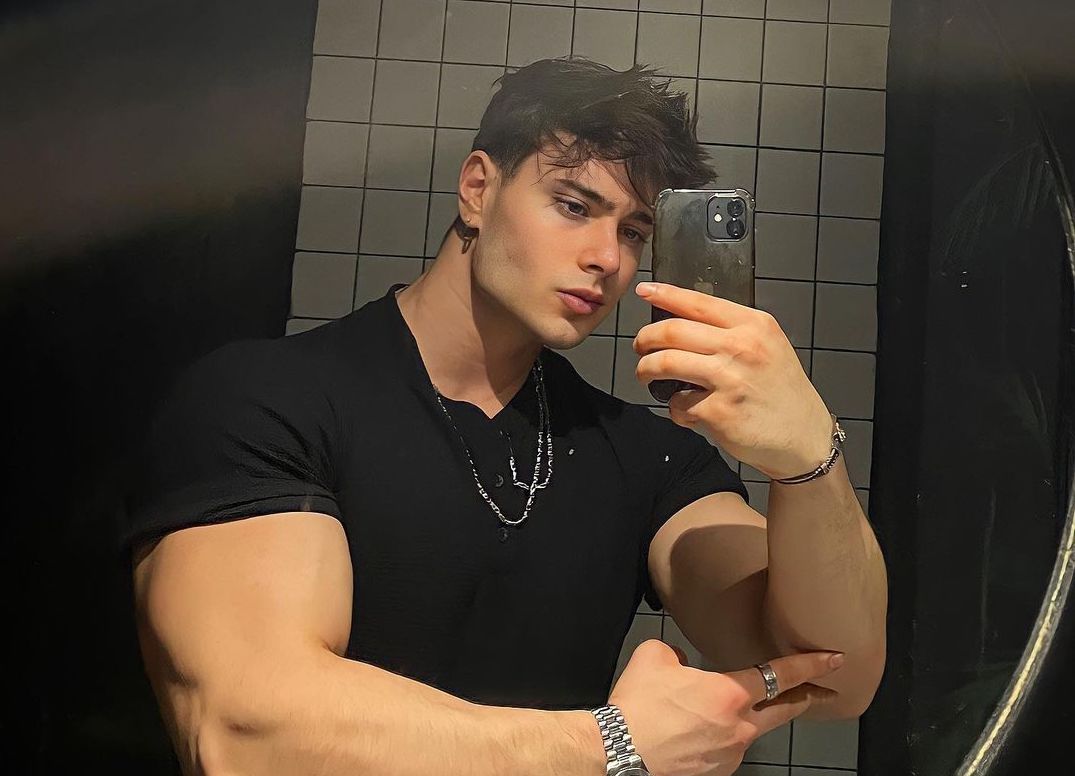 Ask Adasi Emirhan Ilgin