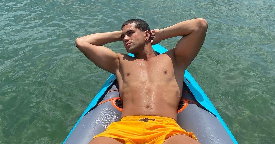 Ask Adasi Yarismacilari Tuna Gungor