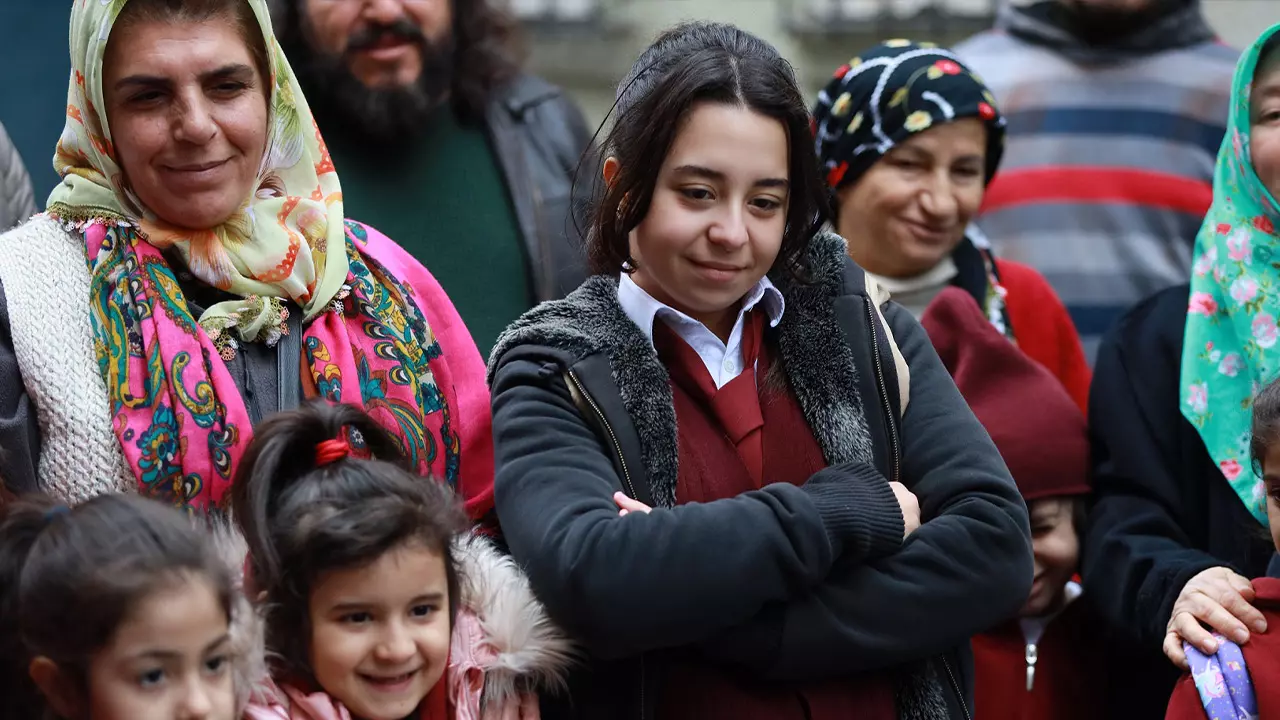 Beren Gökyıldız Azra