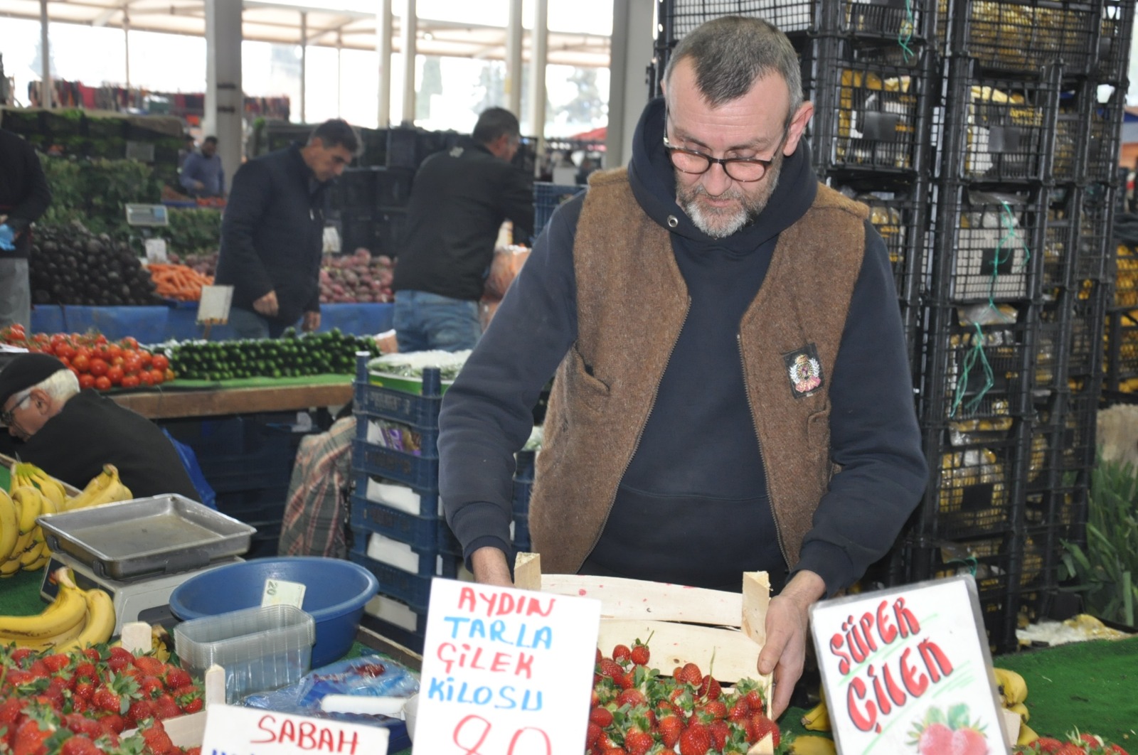 Pazarda Sebze Meyve Fiyatlari 13 Mart Carsamba Pazari1.07 5