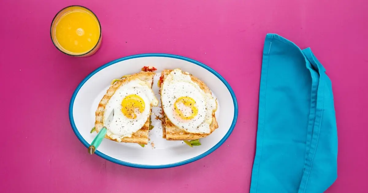 Sebzeli Yumurtalı Tost