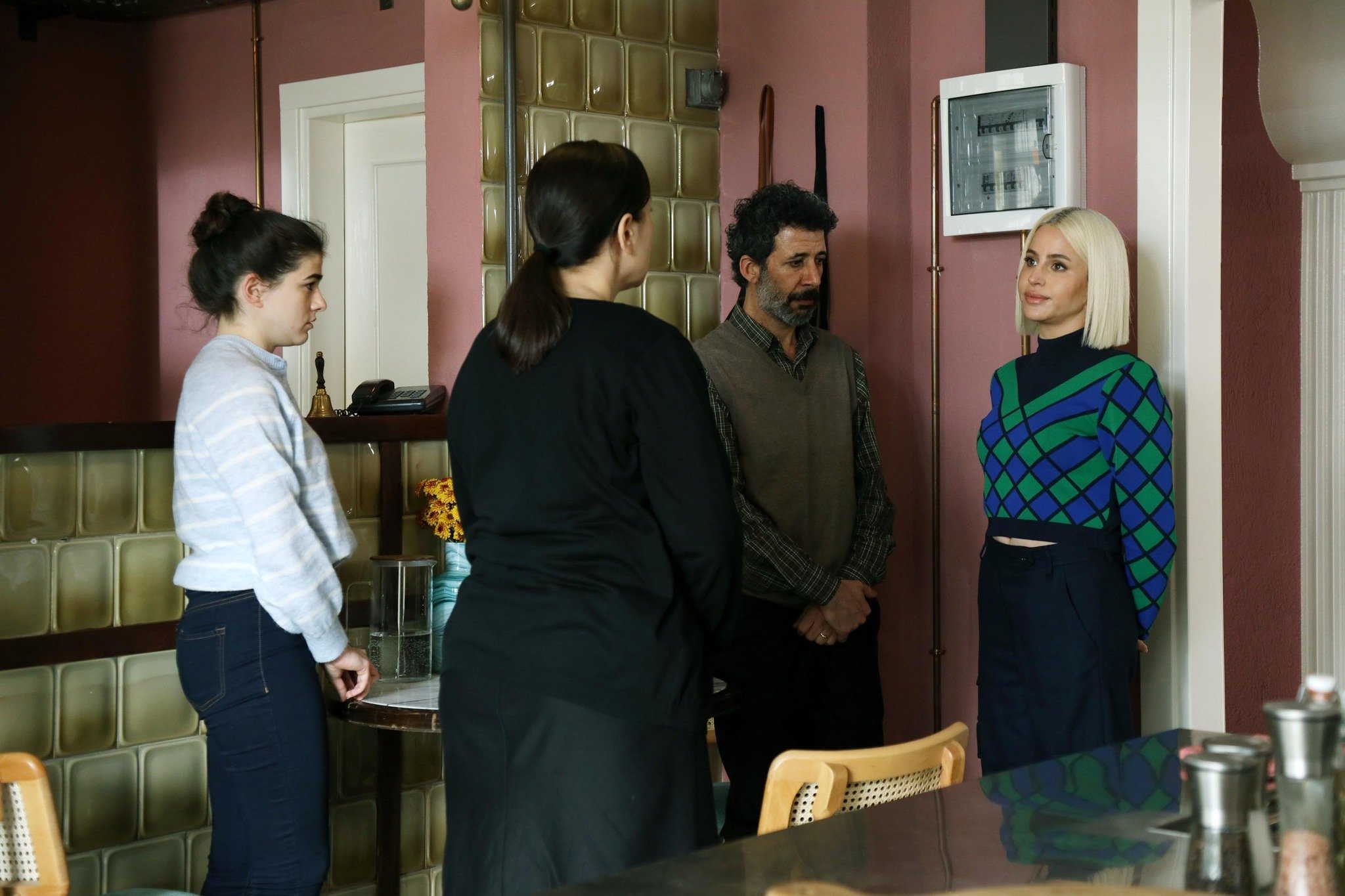 Yaban Çiçekleri Dizisi Oyuncuları (5)