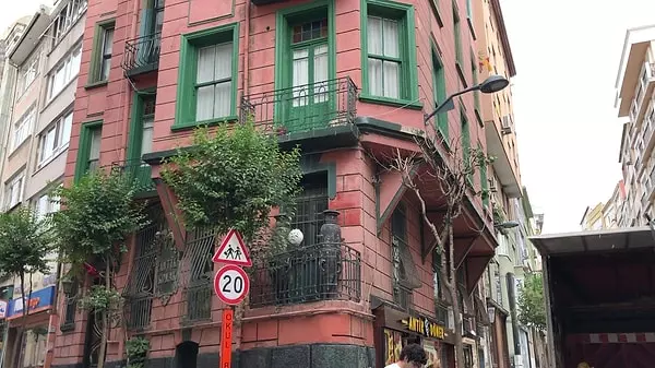 Avrupa Yakası Binası