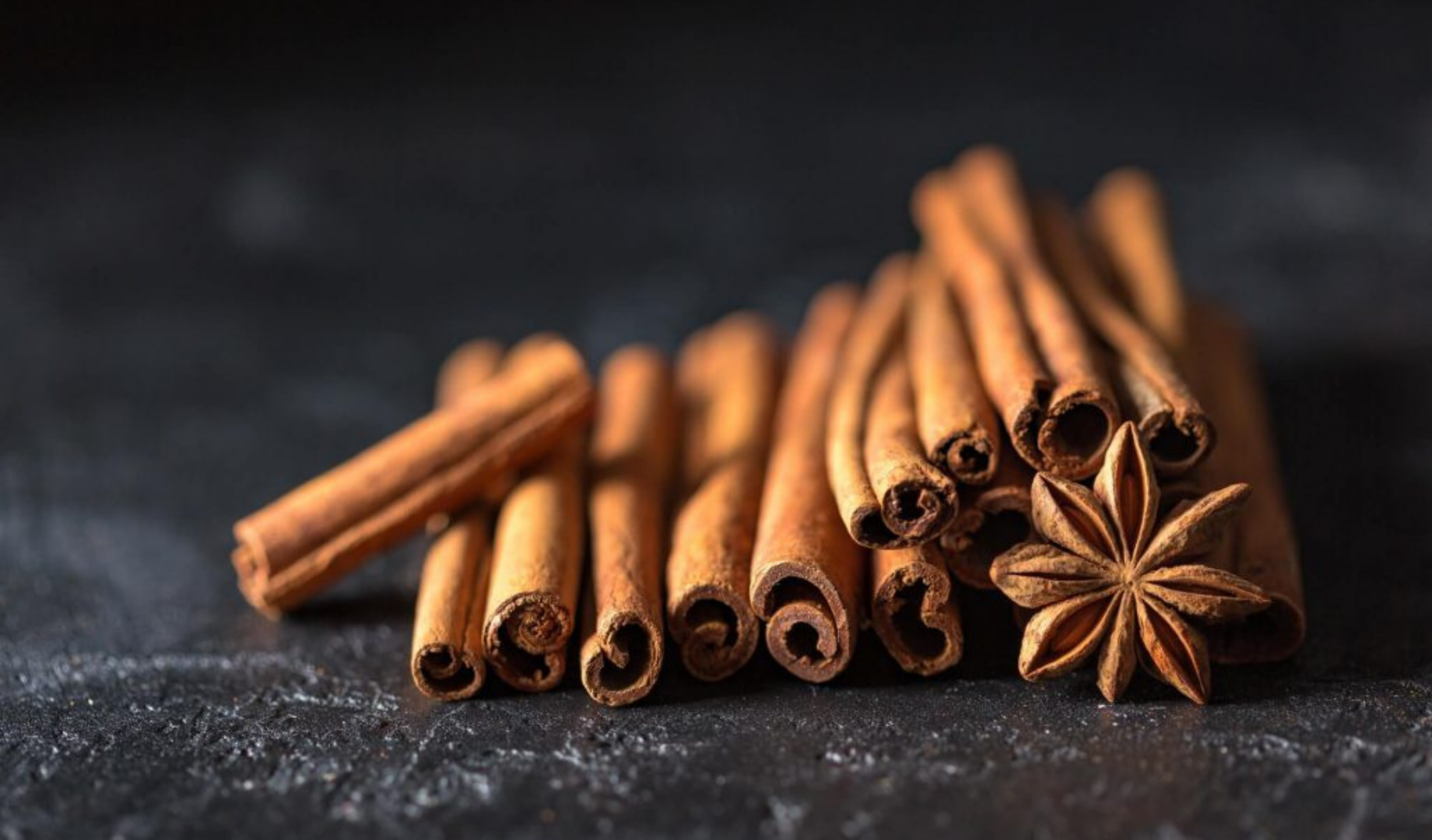 Persembe Gunleri Tarcinli Kahve Icmek