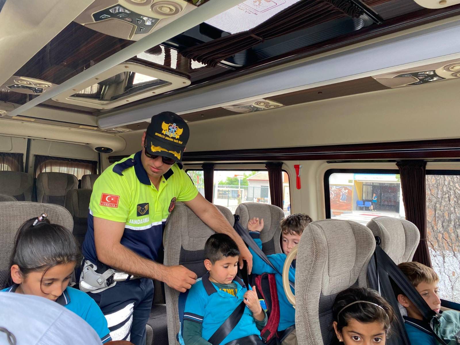 Çavlu İlkokulu Ve Ortaokulunda, Jandarma Motosikletli Trafik Timi