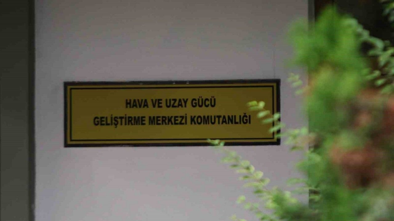 Uzay Komutanligi Nedir