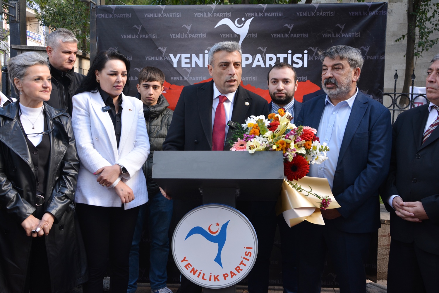 Yeni̇li̇k (2)