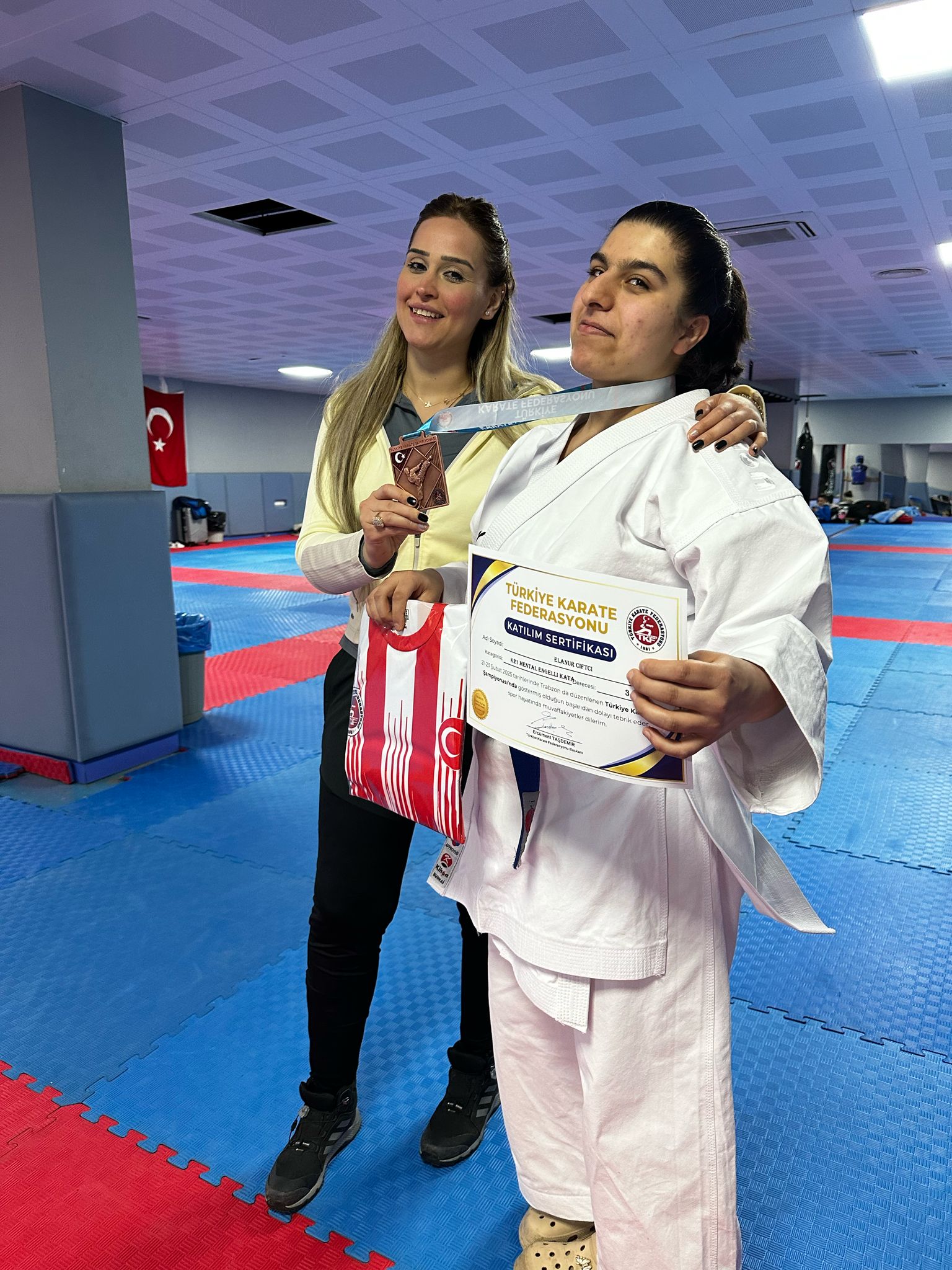 C2F3Bf5F F2Ba 4Cc2 930F Cb3A34A6Aee1