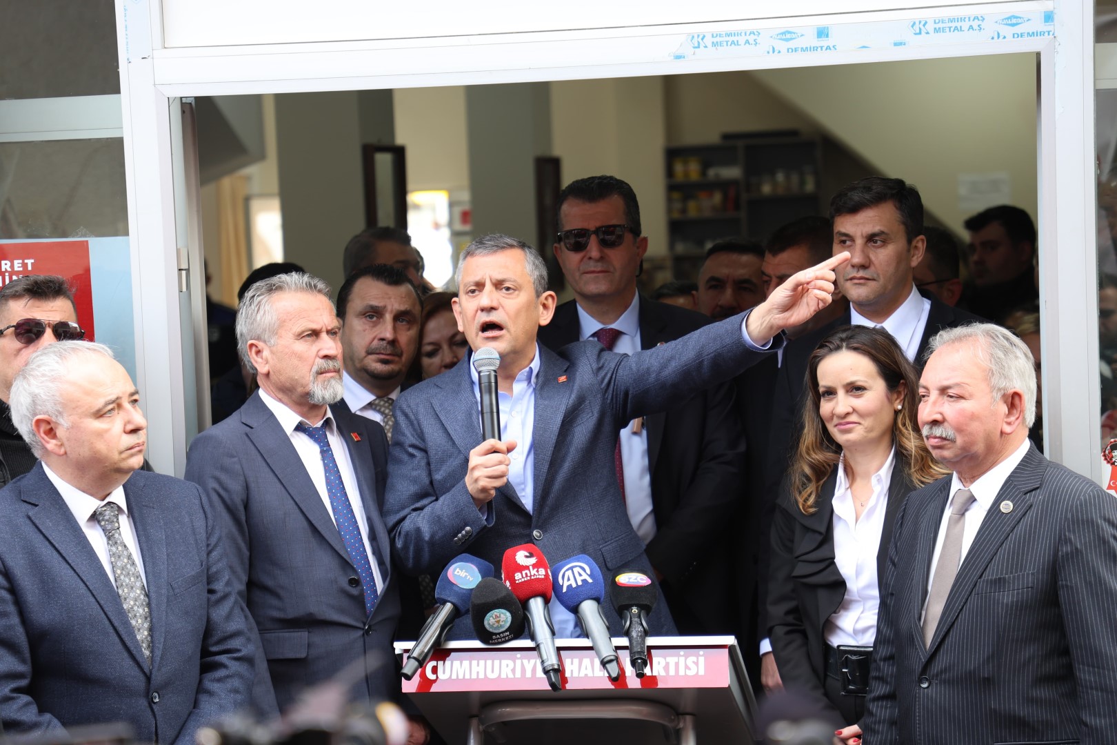 Chp Genel Başkanı Özgür Özel Salihli'de (3) (Large)