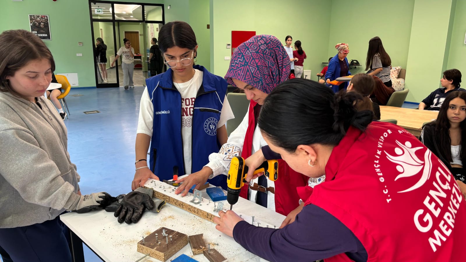 87231196 D16F 40E1 B151 A839D9E0973F