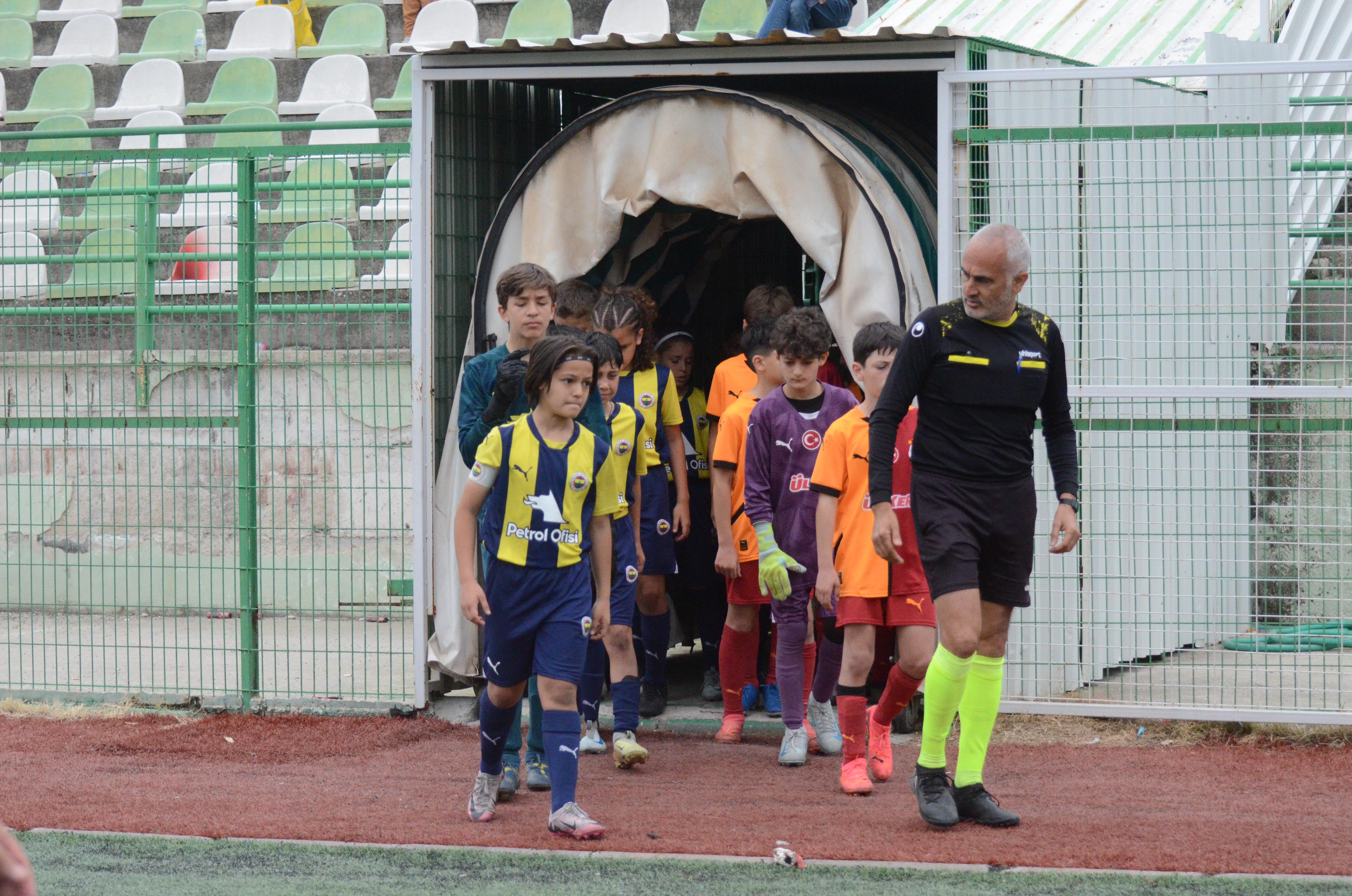 04Ded868 86F6 4D16 869B B8Db3Fbbbeab