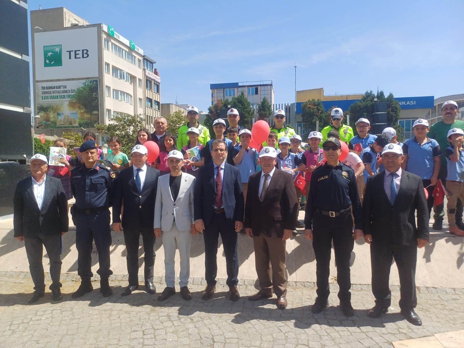 2F3288A3 7005 4454 B565 C7Bd74Ff3E2B