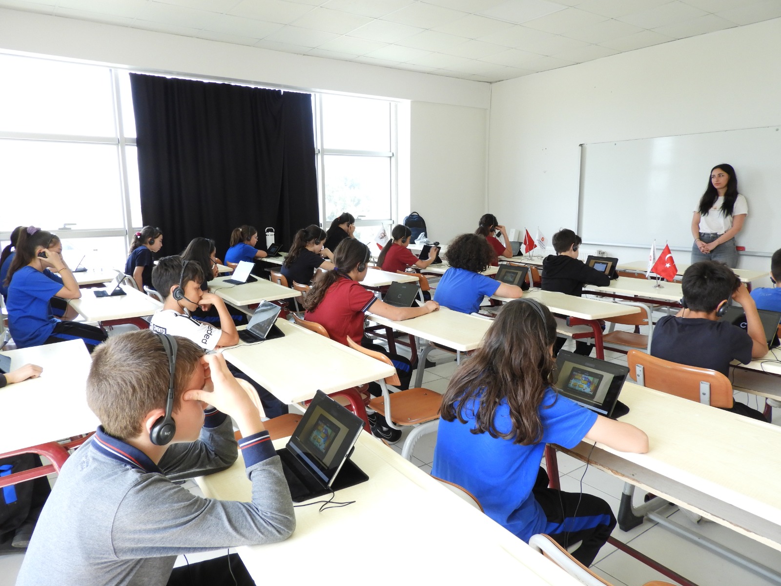 4C655913 8B6C 4Cce B169 899F64113344