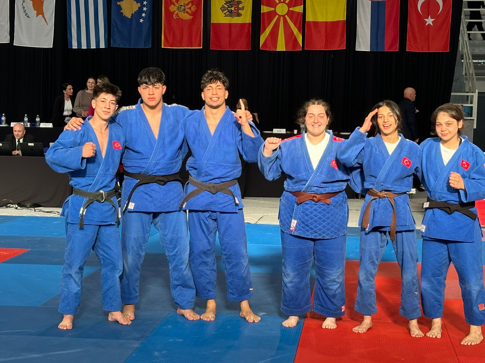 53Ac0B54 A4E5 401A 9F7D 701Fc75B78Cb