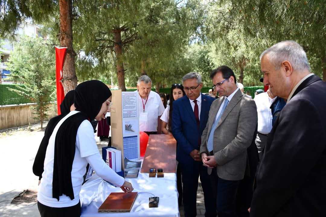 E27A2Cf5 A0F2 4Cca B69C 425E44938188