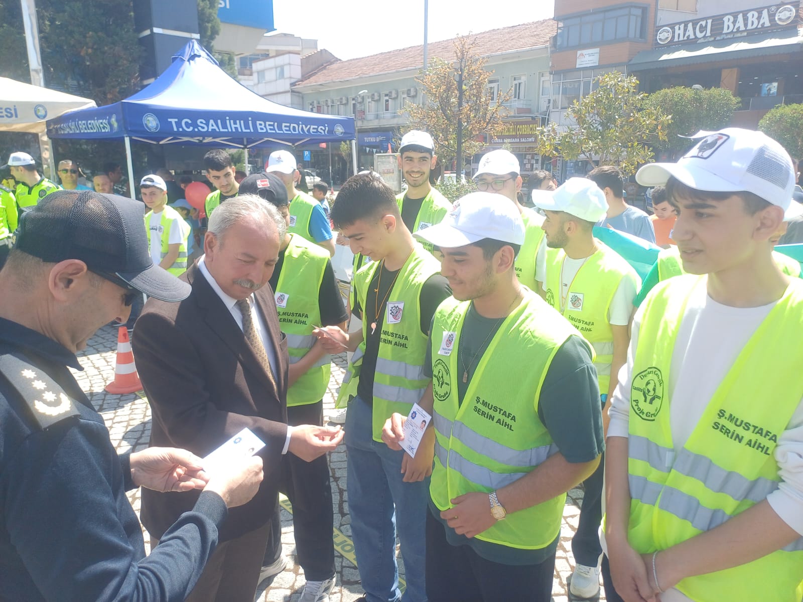 Fb415292 3B64 4753 B094 Fdc25238F552