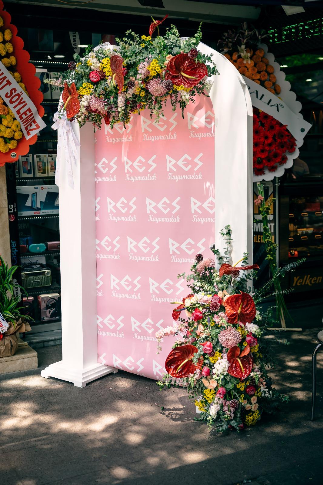 F88Bc5B4 5E52 4Ffb 8Ef4 C5De5A46C076