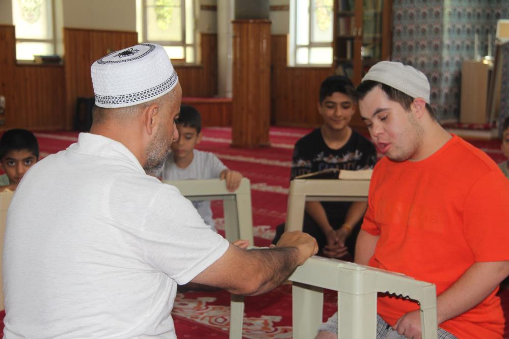 Cami Aşığı Genç (4)